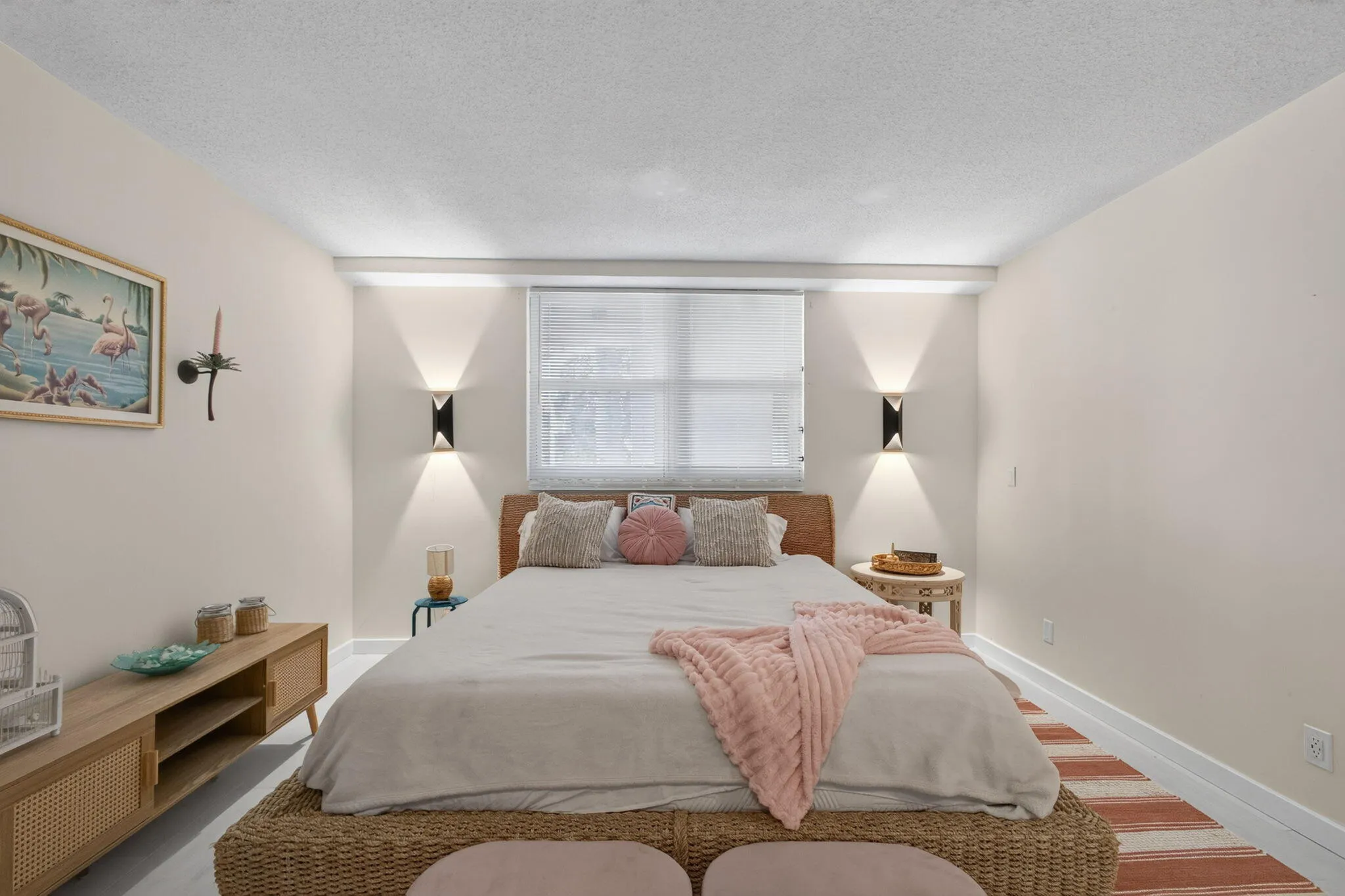 Bedroom Photo #3