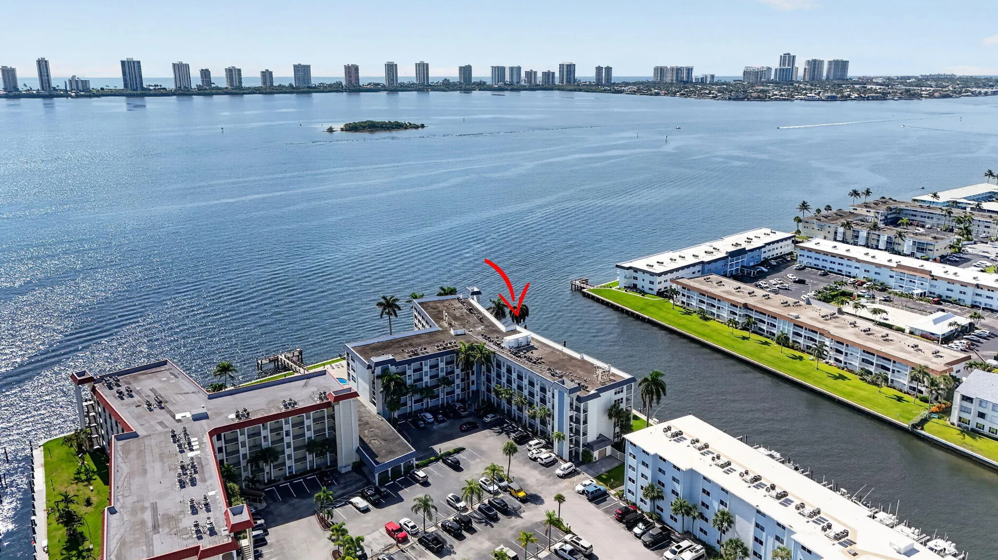 Stunning views of the Intracoastal & Earman River