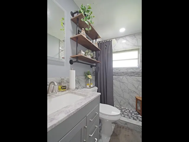 019-012-Guest Bathroom-2048x1536