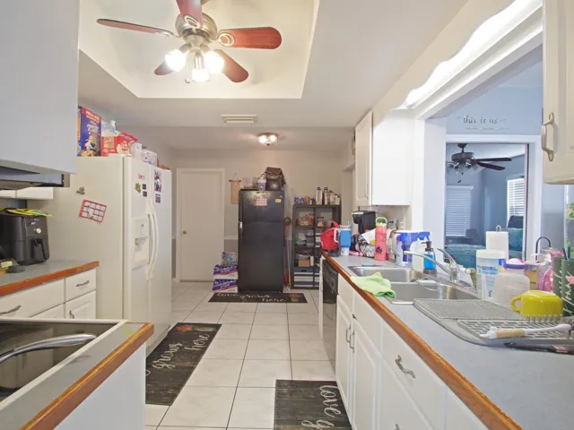 014-023-Kitchen-2048x1536