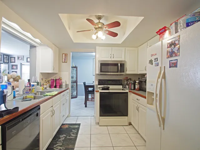 013-015-Kitchen-2048x1536