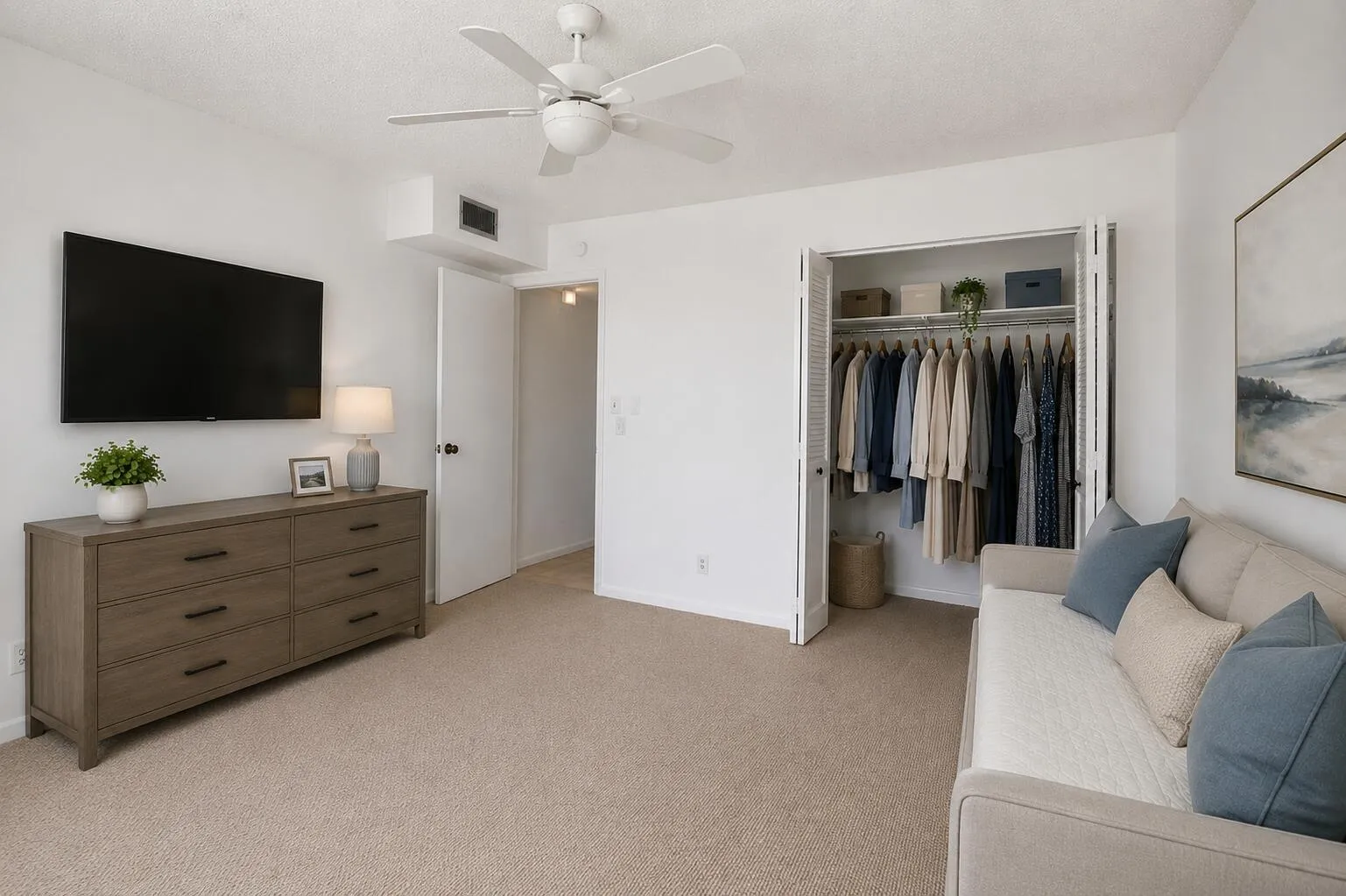 GUEST BEDROOM VIRTUAL FURNITURE