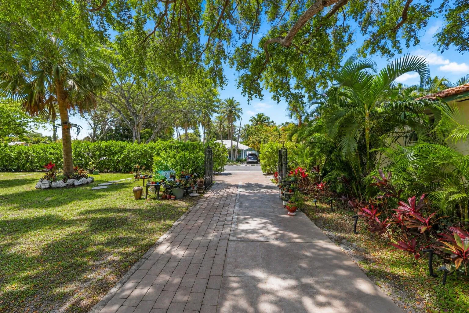 RESIDENCE FOR SALE Parcel 0030
