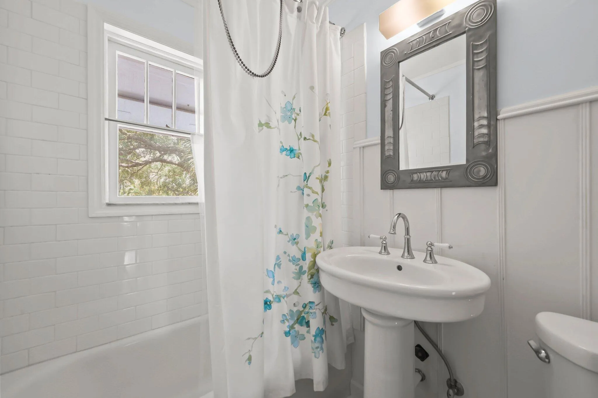 Full Bathroom 3