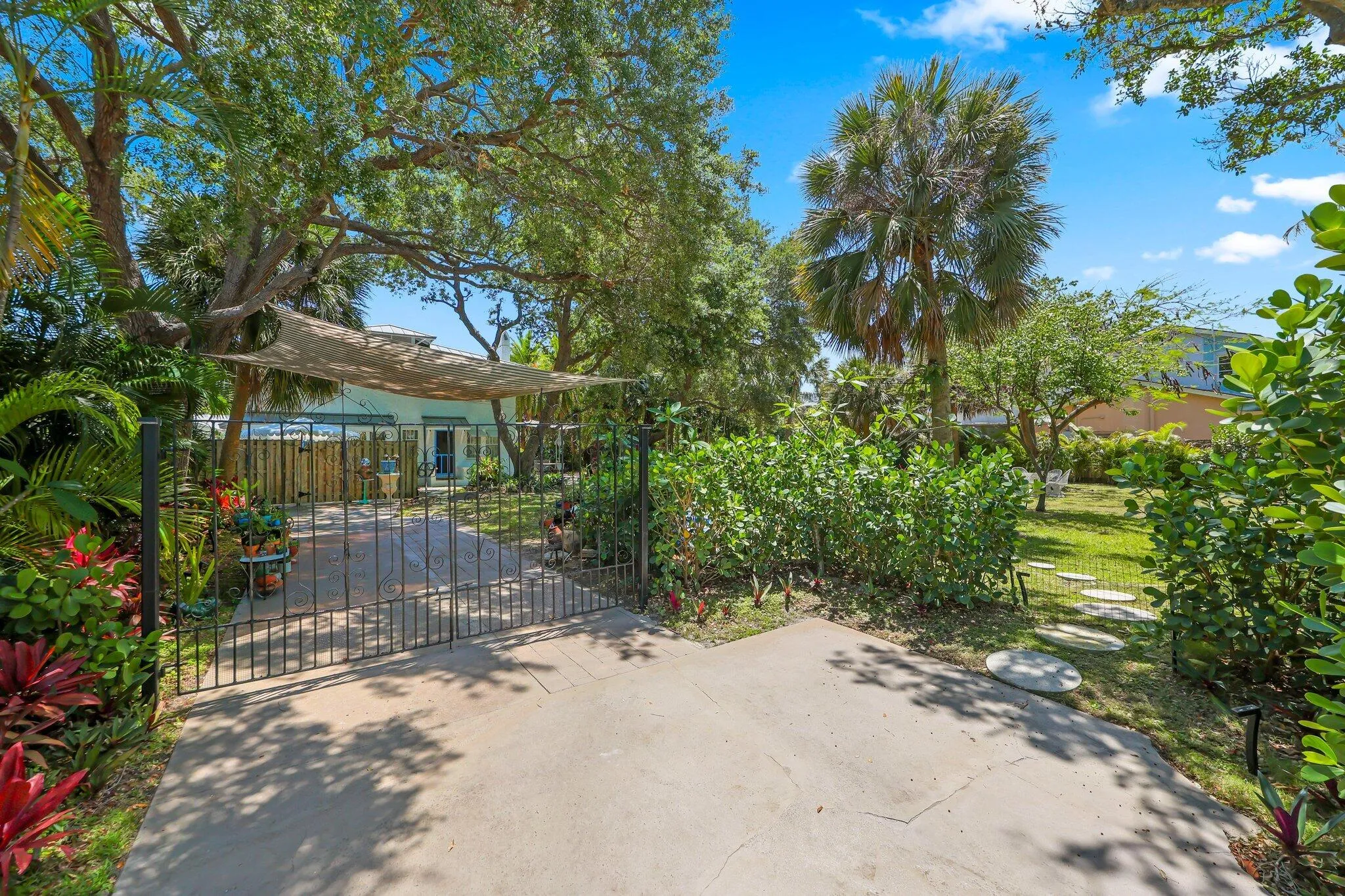 Adjacent lot available separately or together at a different price.
