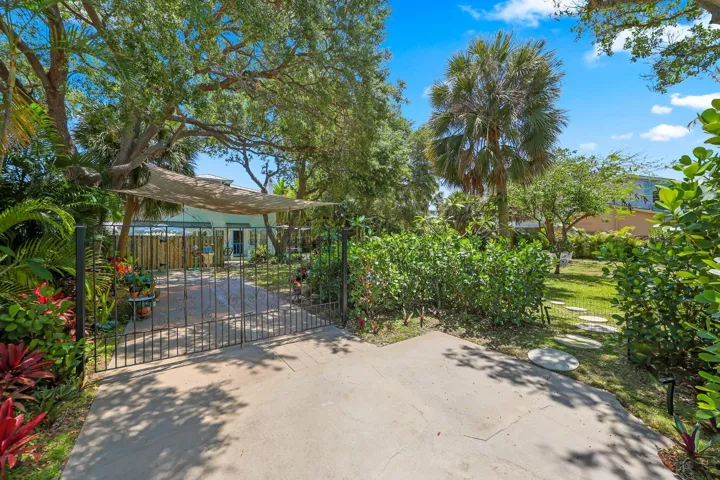 Adjacent lot available separately or together at a different price.