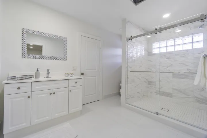 7600 NW 82nd Terrace_12