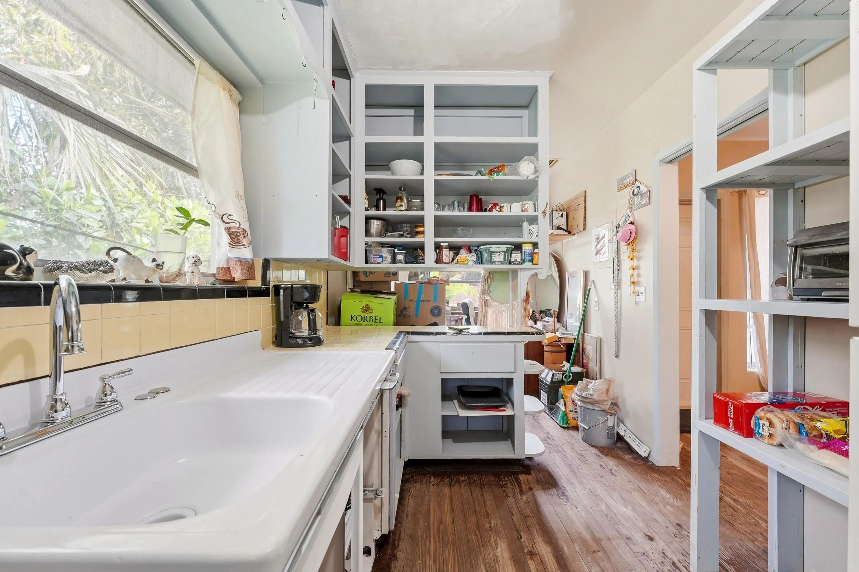 Kitchen ready for remodel with open dining area