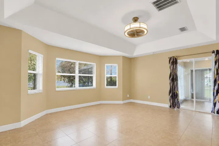 Guest bedroom 2