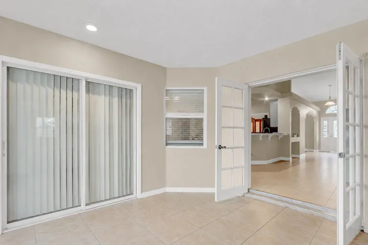 Sunroom/Den