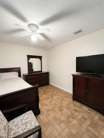 Guest bedroom 3