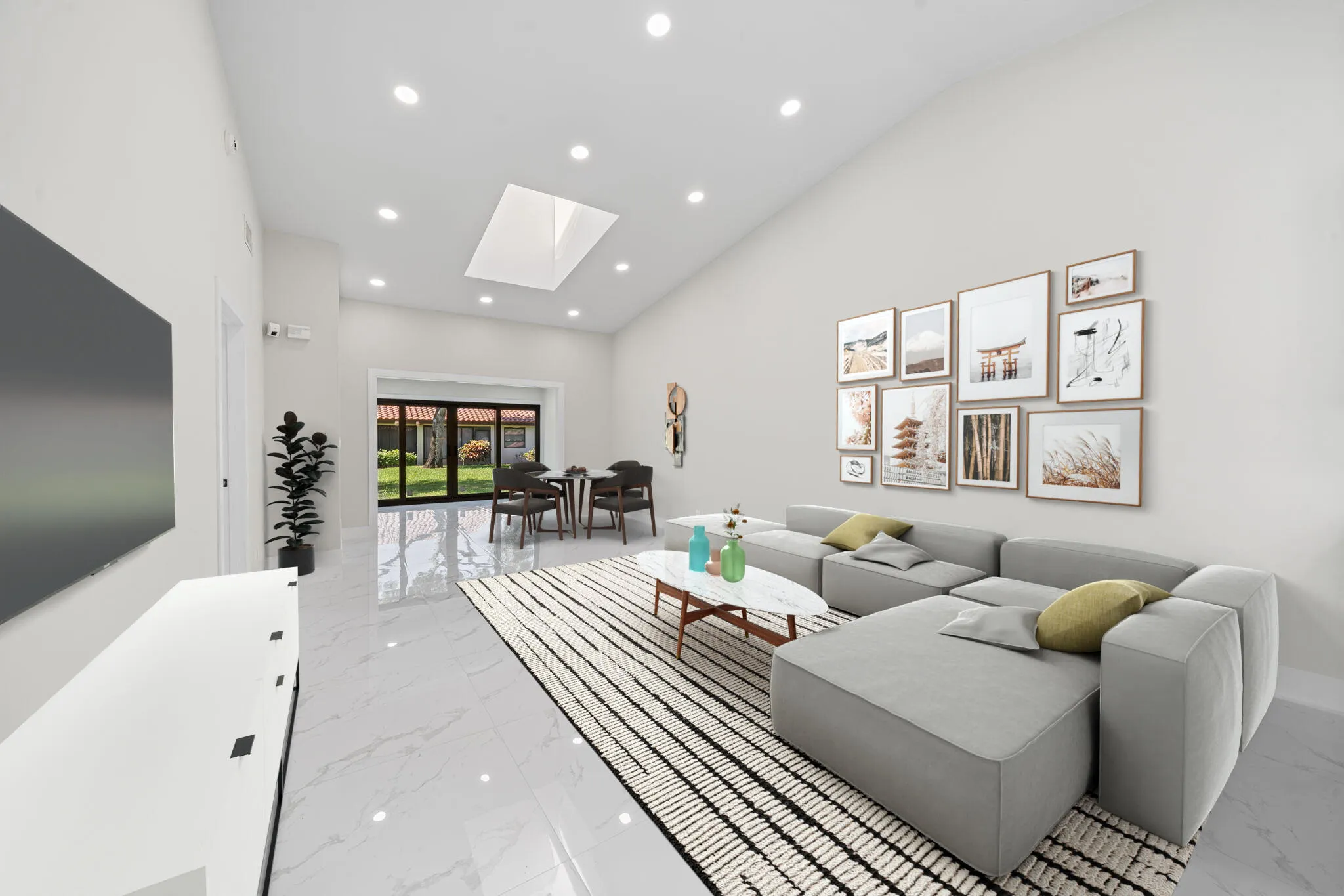 6371_Living_Room_(Back_to_AC_Closet)_09-