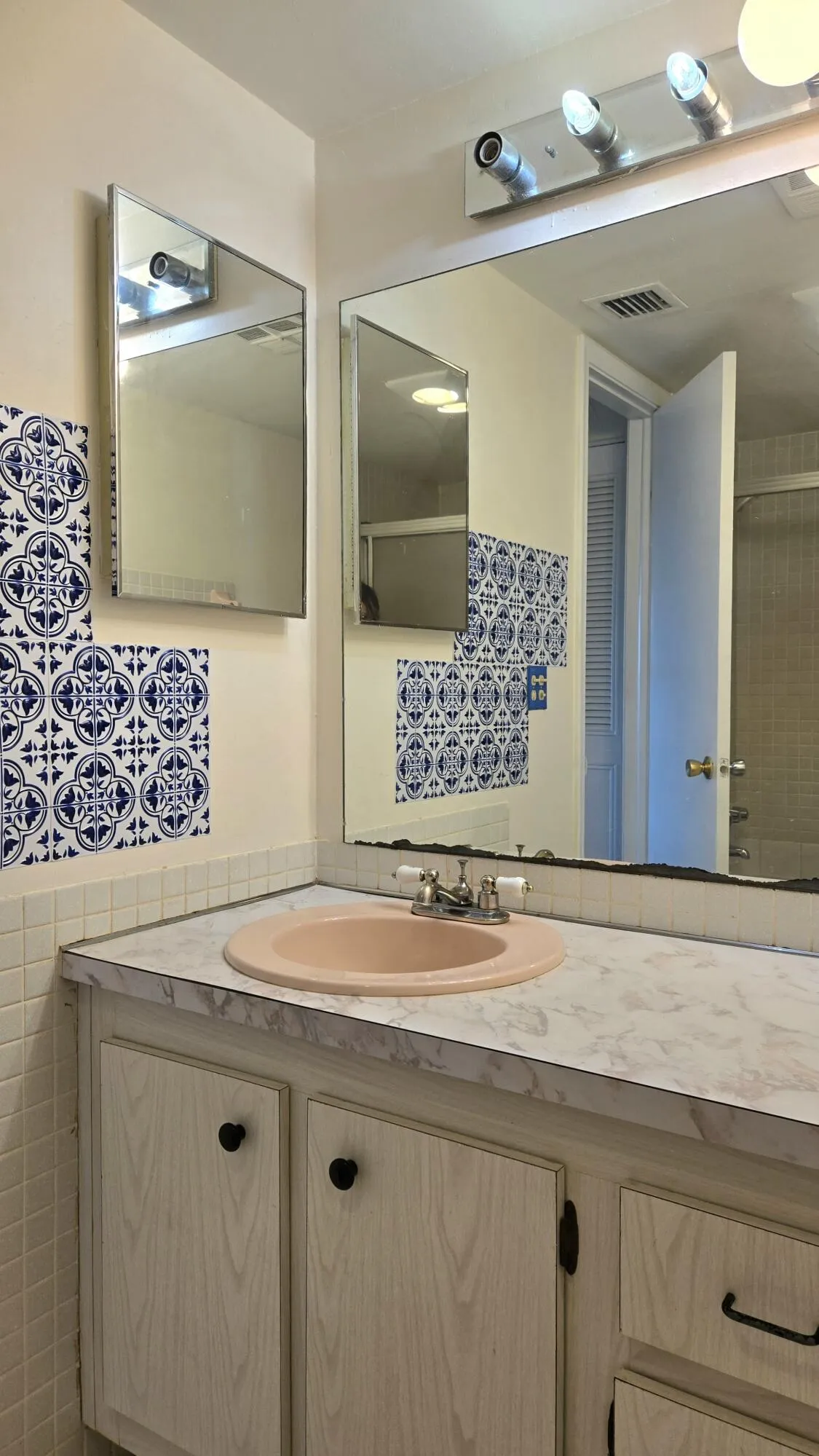 Main Bathroom Vanity