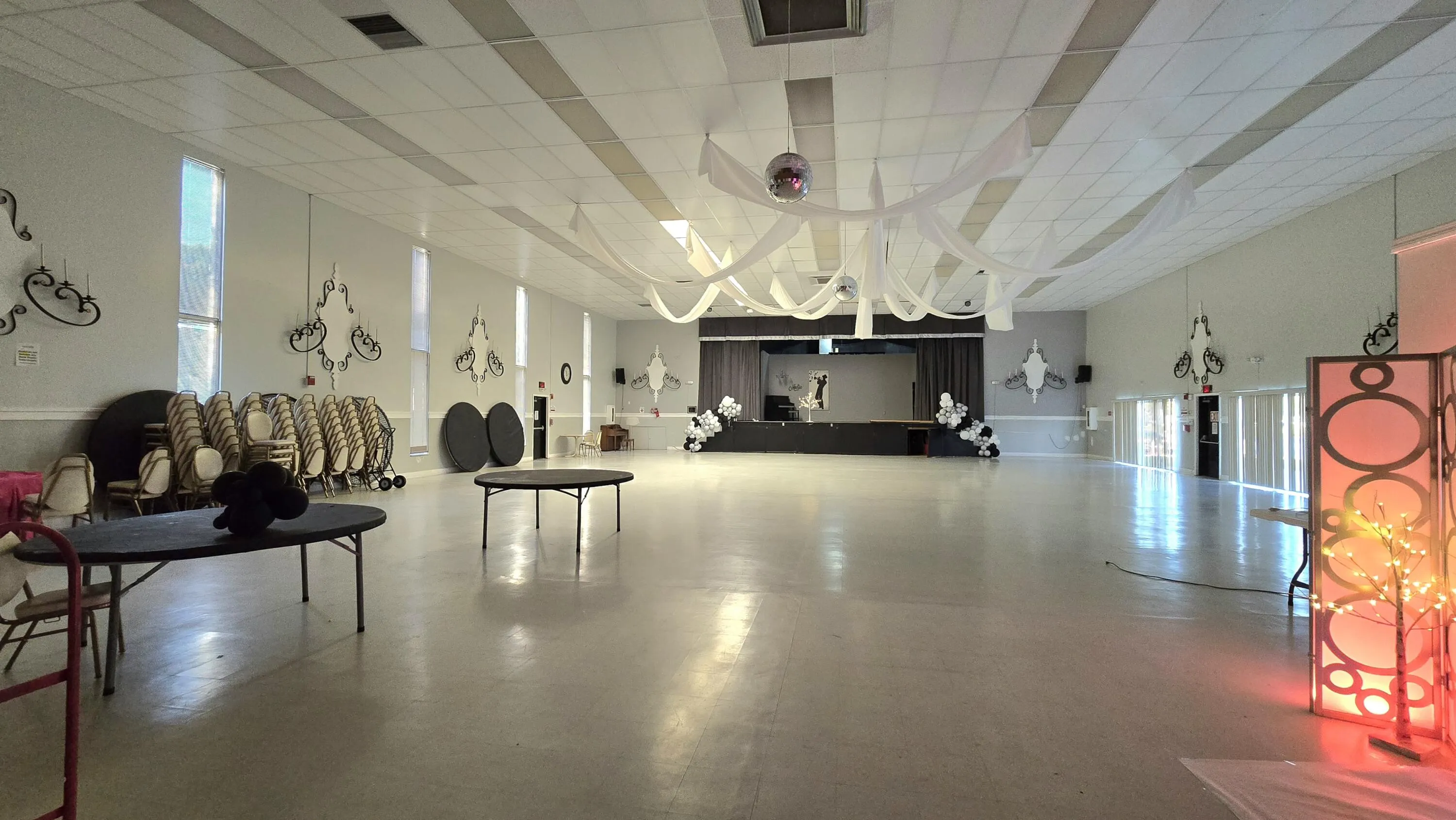 Ballroom/Concert Hall