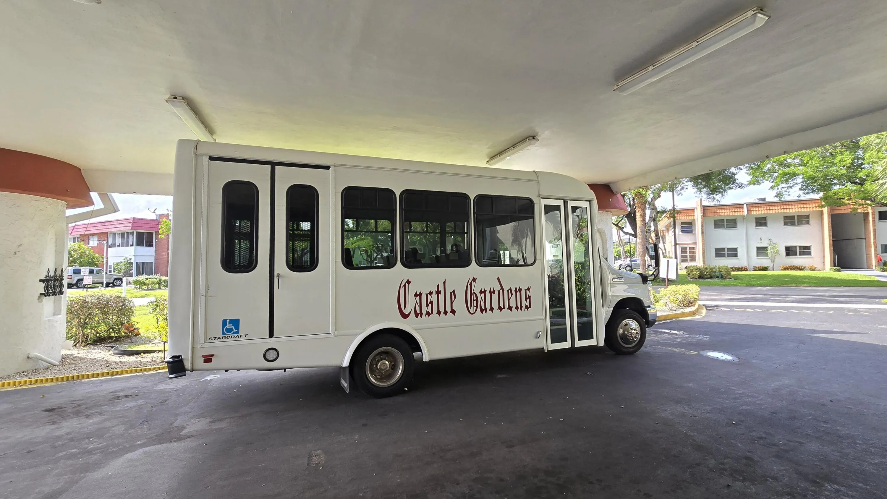 Castle Gardens Bus
