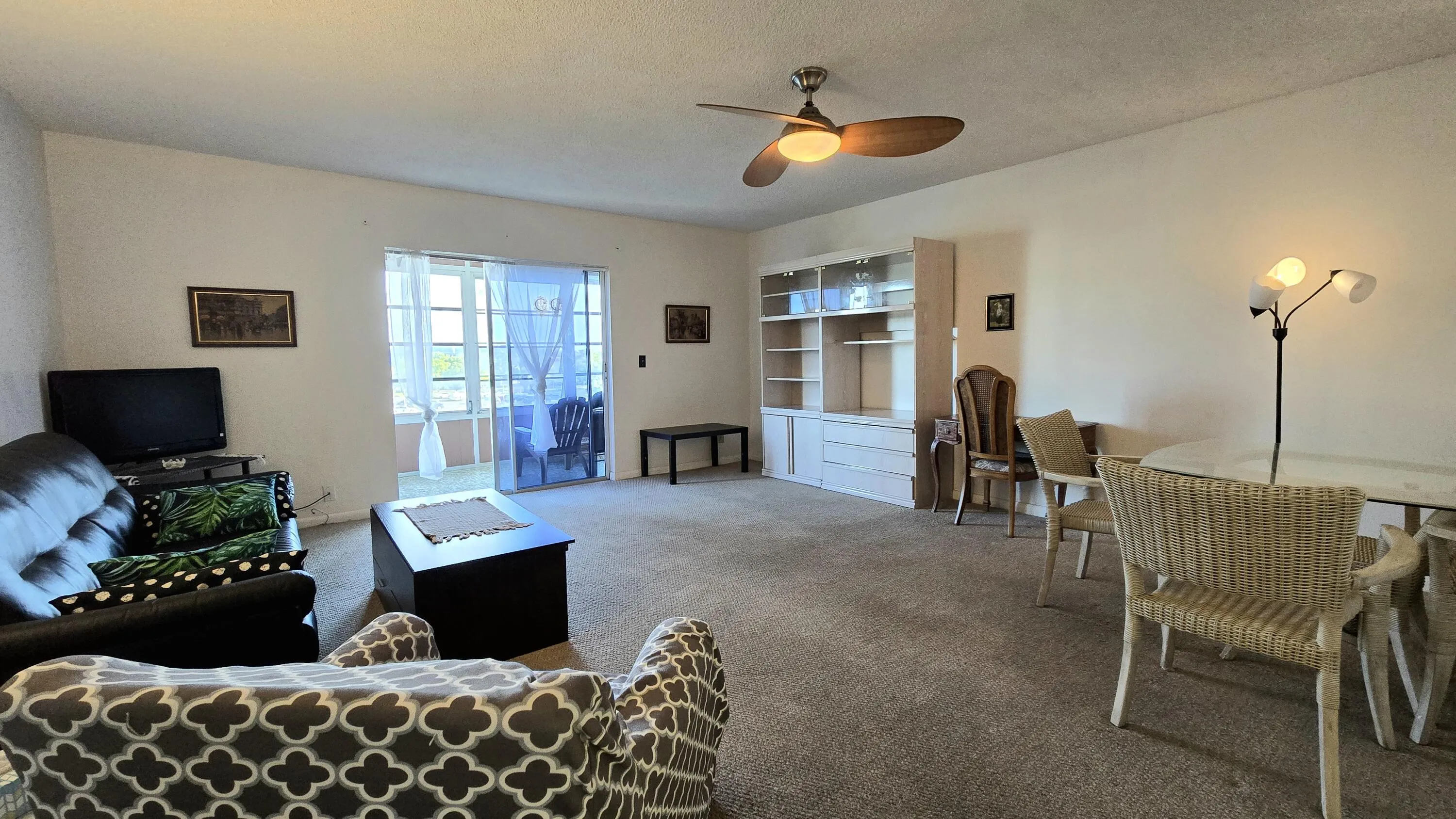 Living/Dining Area