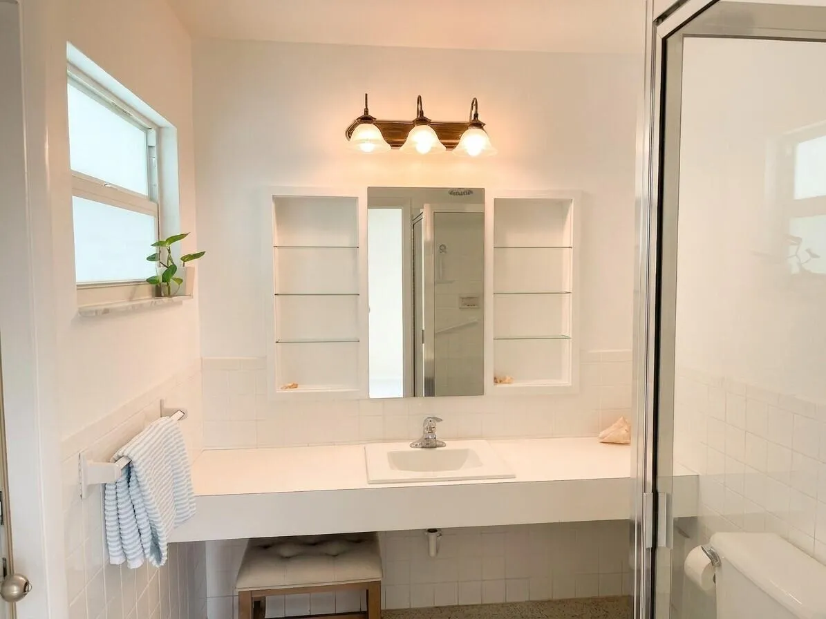 Cabana / Master Bathroom with exit to Pool