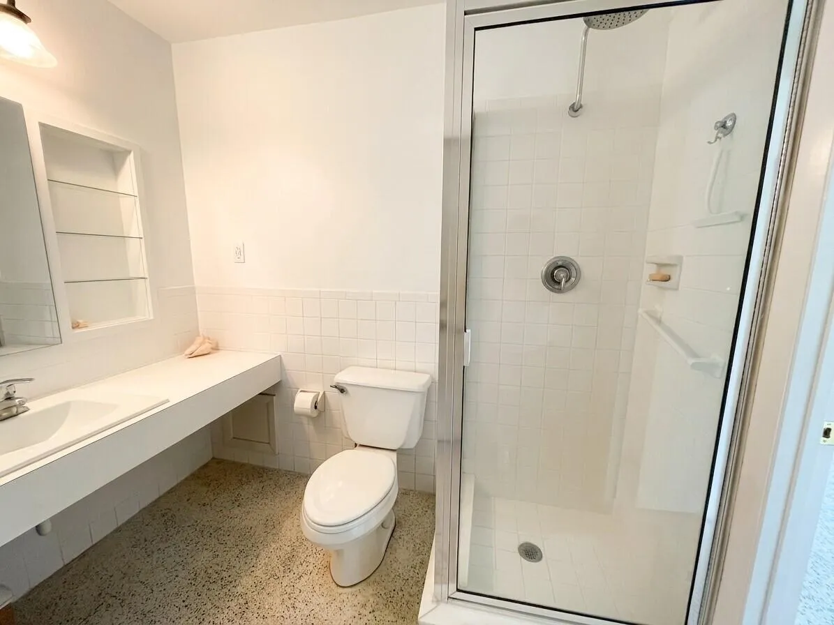Cabana / Master Bathroom