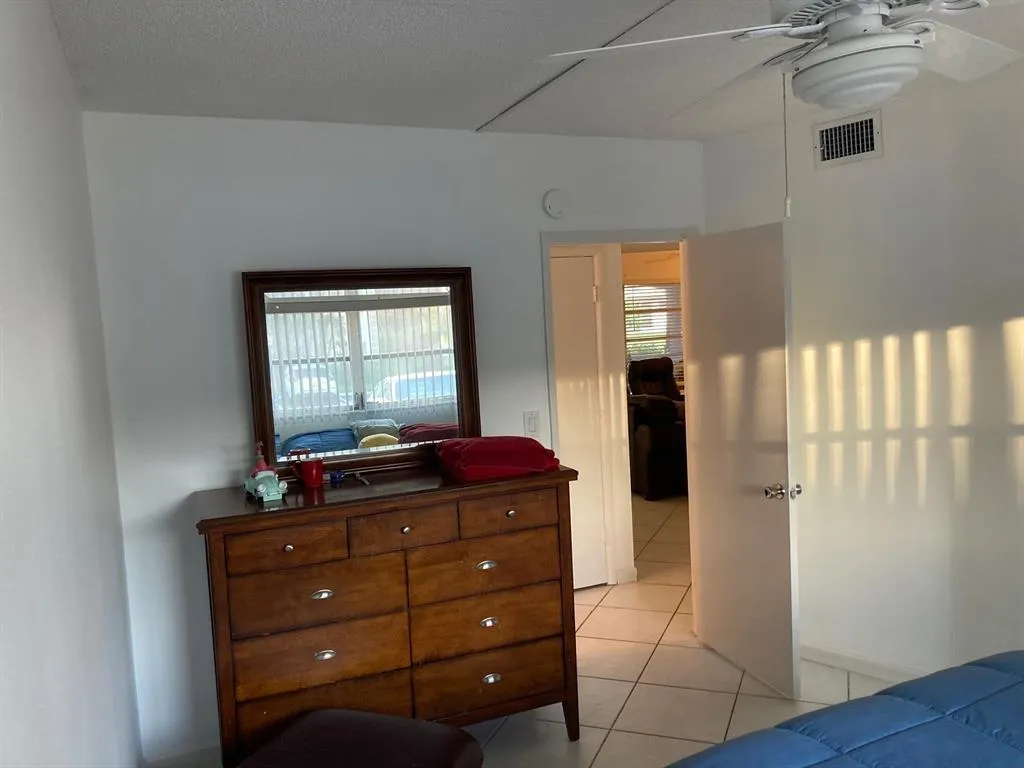 600 Guest Bedroom2