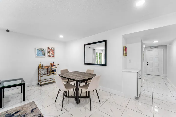 010-6614VillaSonrisaDrive-123-BocaRaton-