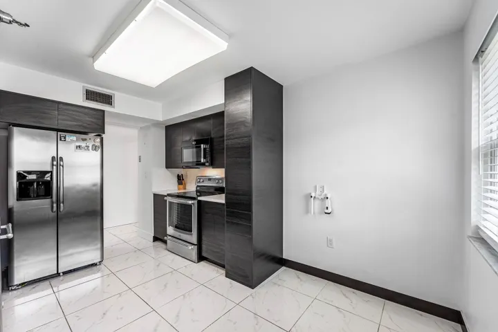 017-6614VillaSonrisaDrive-123-BocaRaton-
