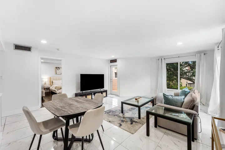 011-6614VillaSonrisaDrive-123-BocaRaton-