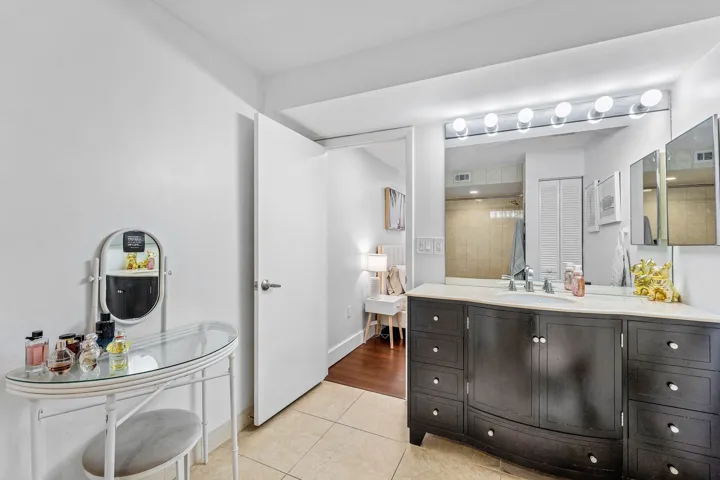 027-6614VillaSonrisaDrive-123-BocaRaton-