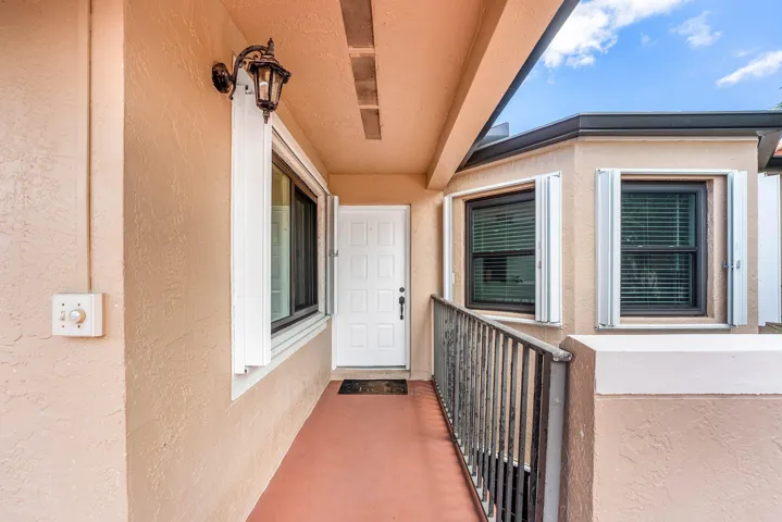 004-6614VillaSonrisaDrive-123-BocaRaton-