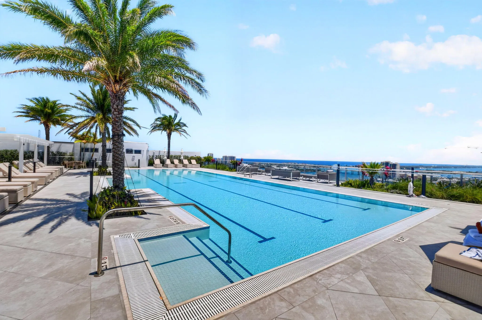 Amenities roof top pool