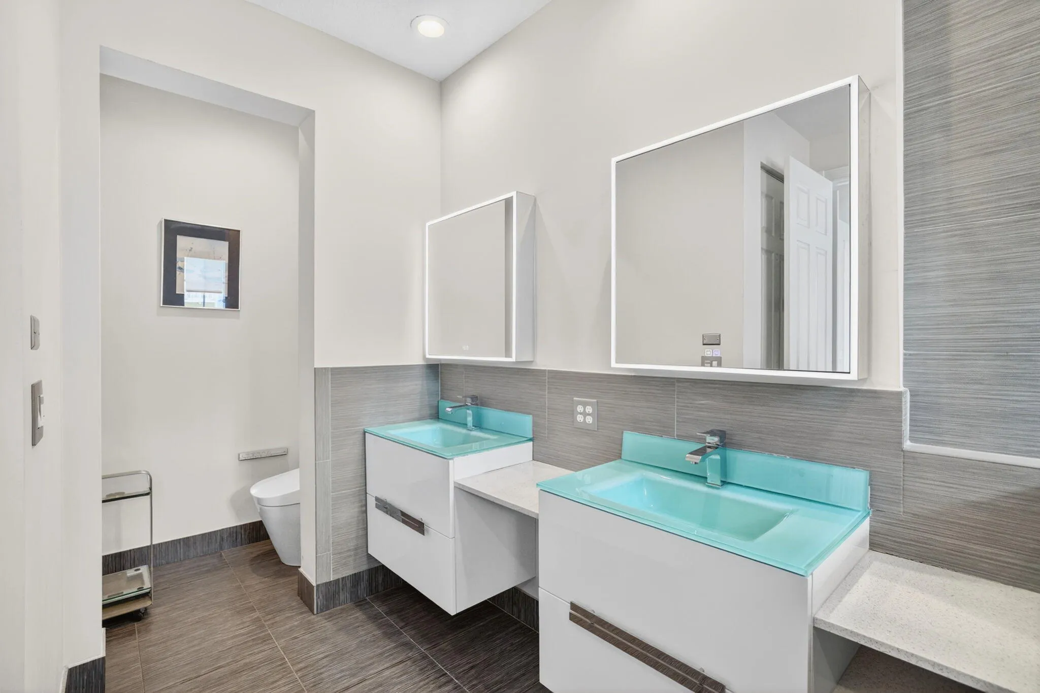 Dual Sinks