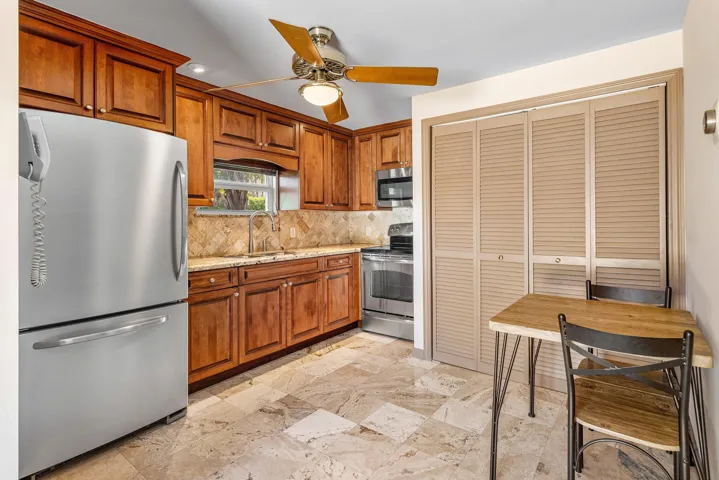 Guest house kitchen/dining