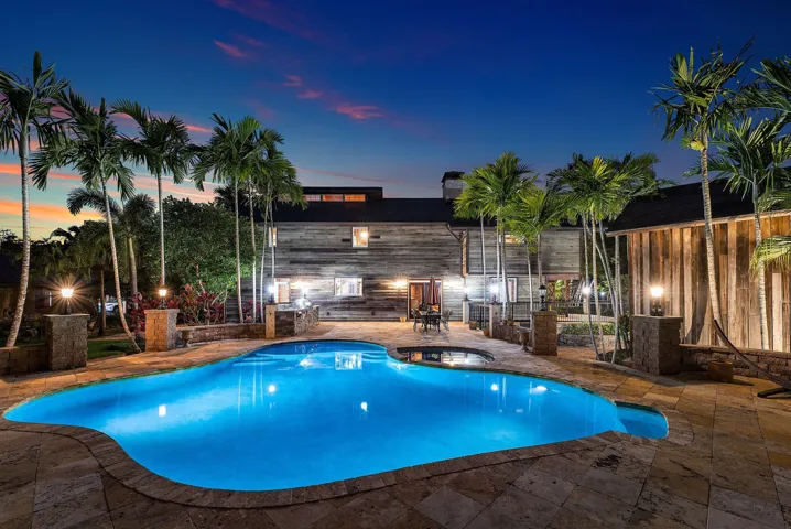 Salt-water Heated Pool & Hot tub