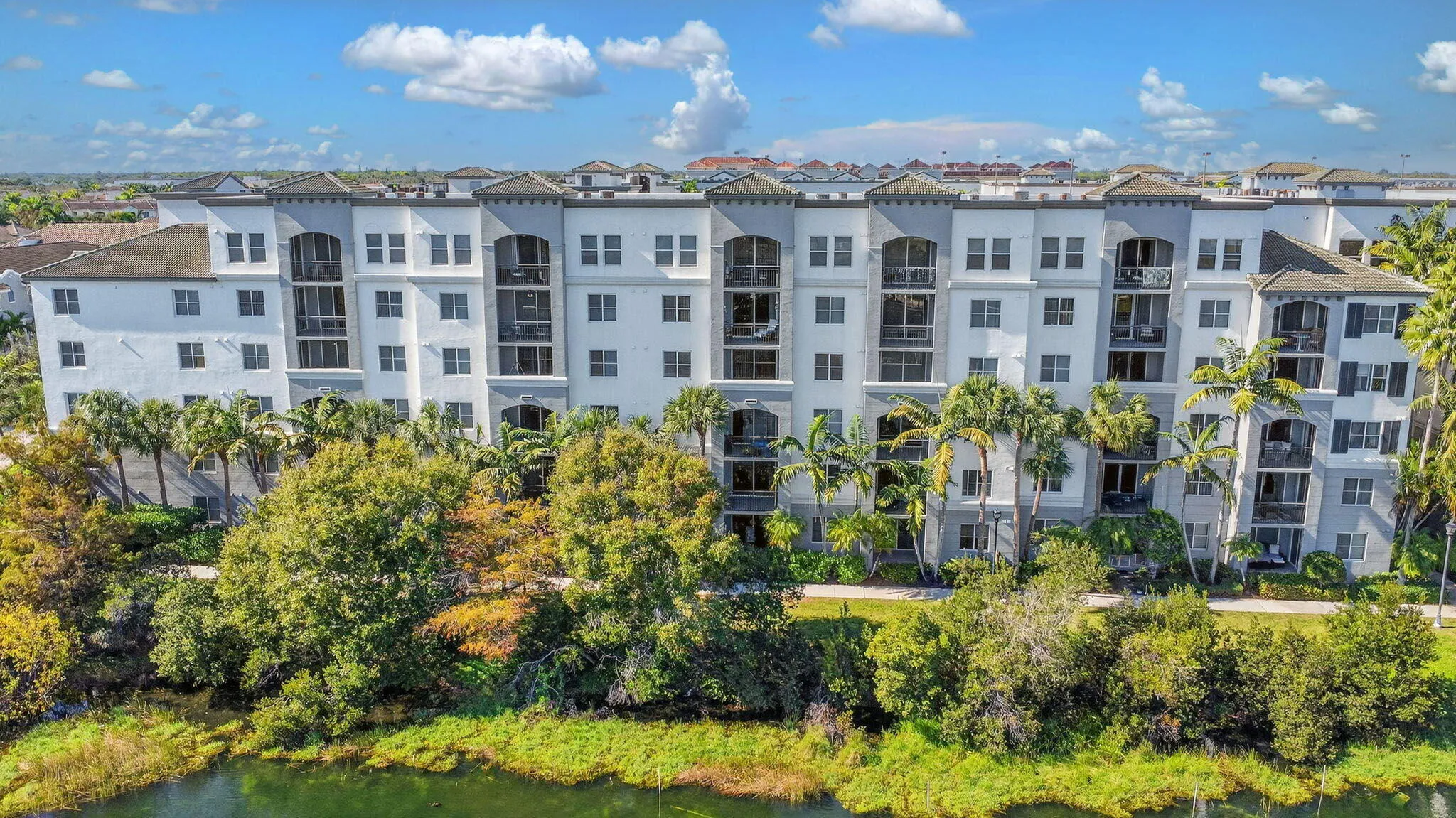 56-web-or-mls-1660 Renaissance Commons B
