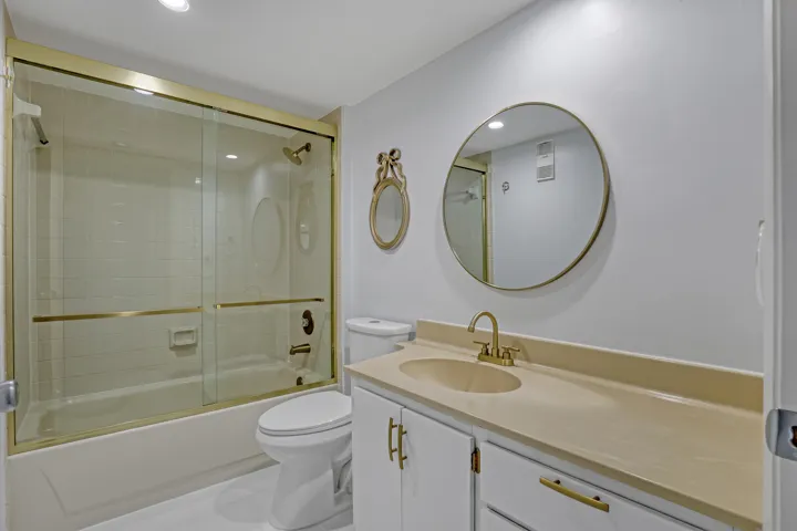 3650 Whitehall #201 (25)