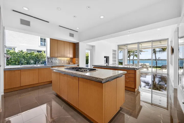 Gas cooktop