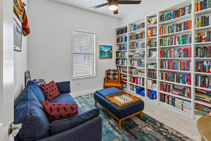 Guest Bedroom/Den/Office