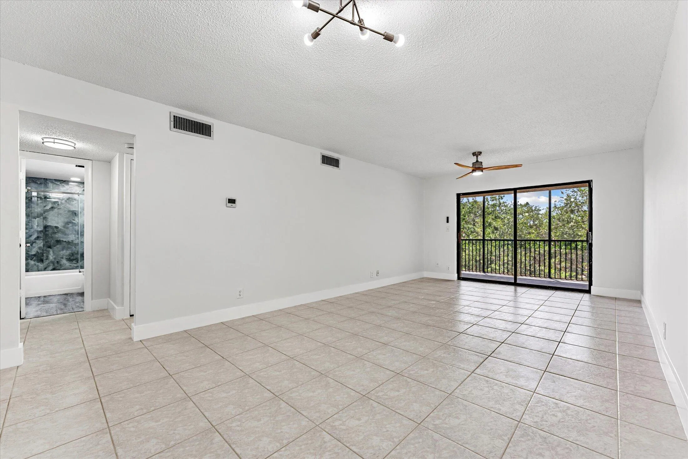 Living 1 08-200 Jacaranda Country Club D