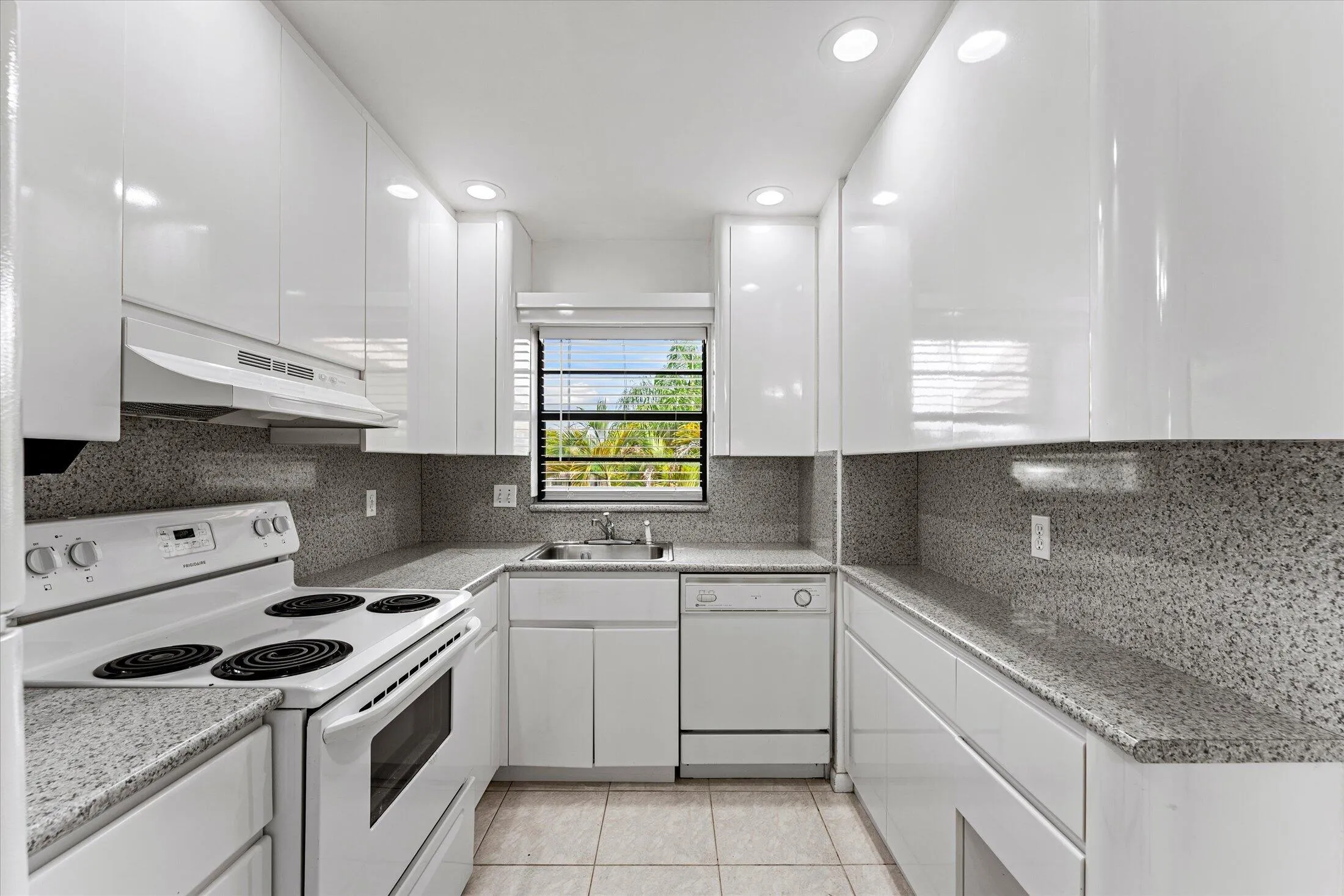 kitchen 1 v05-200 Jacaranda Country Club