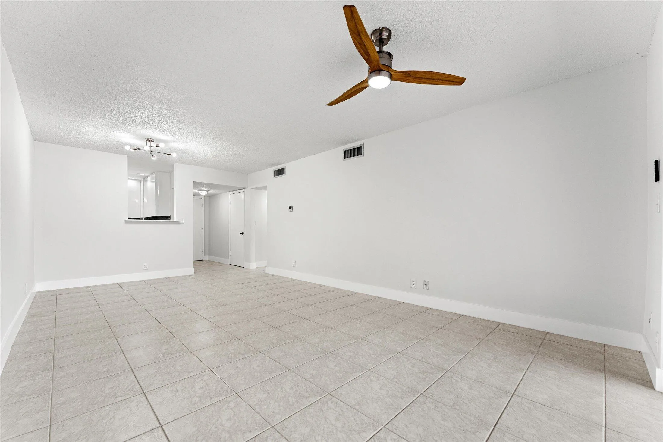 10-200 Jacaranda Country Club Dr #3C, Pl