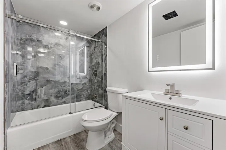 bahtroom 2 Jacaranda Country Club Dr #3C