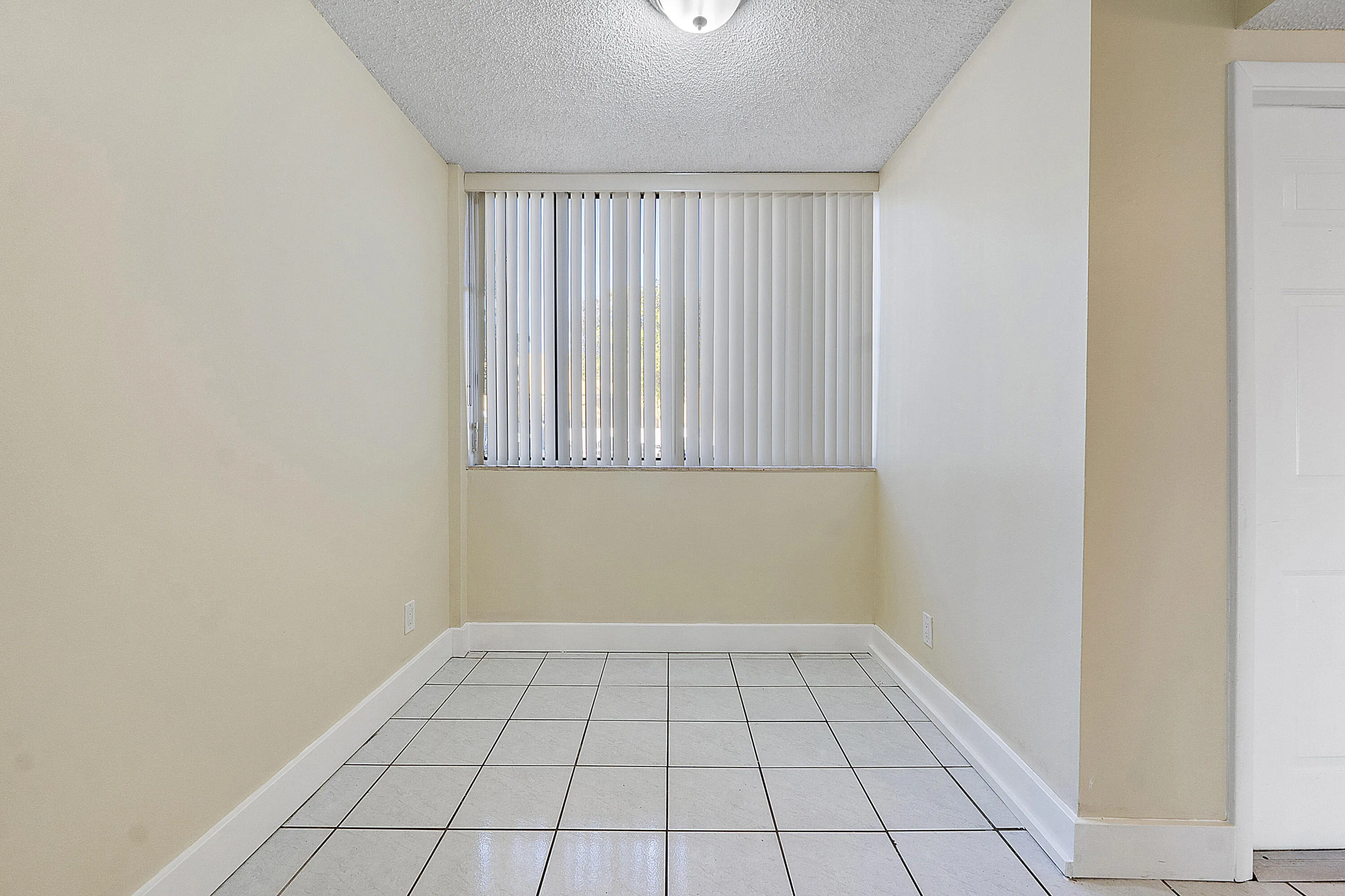3100 Nw 46th St U102_030 - Dinning3