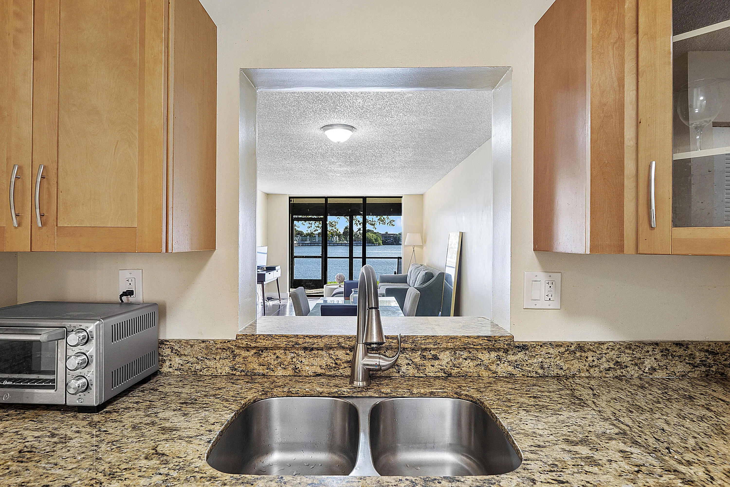 3100 Nw 46th St U102_032 - Kitchen3