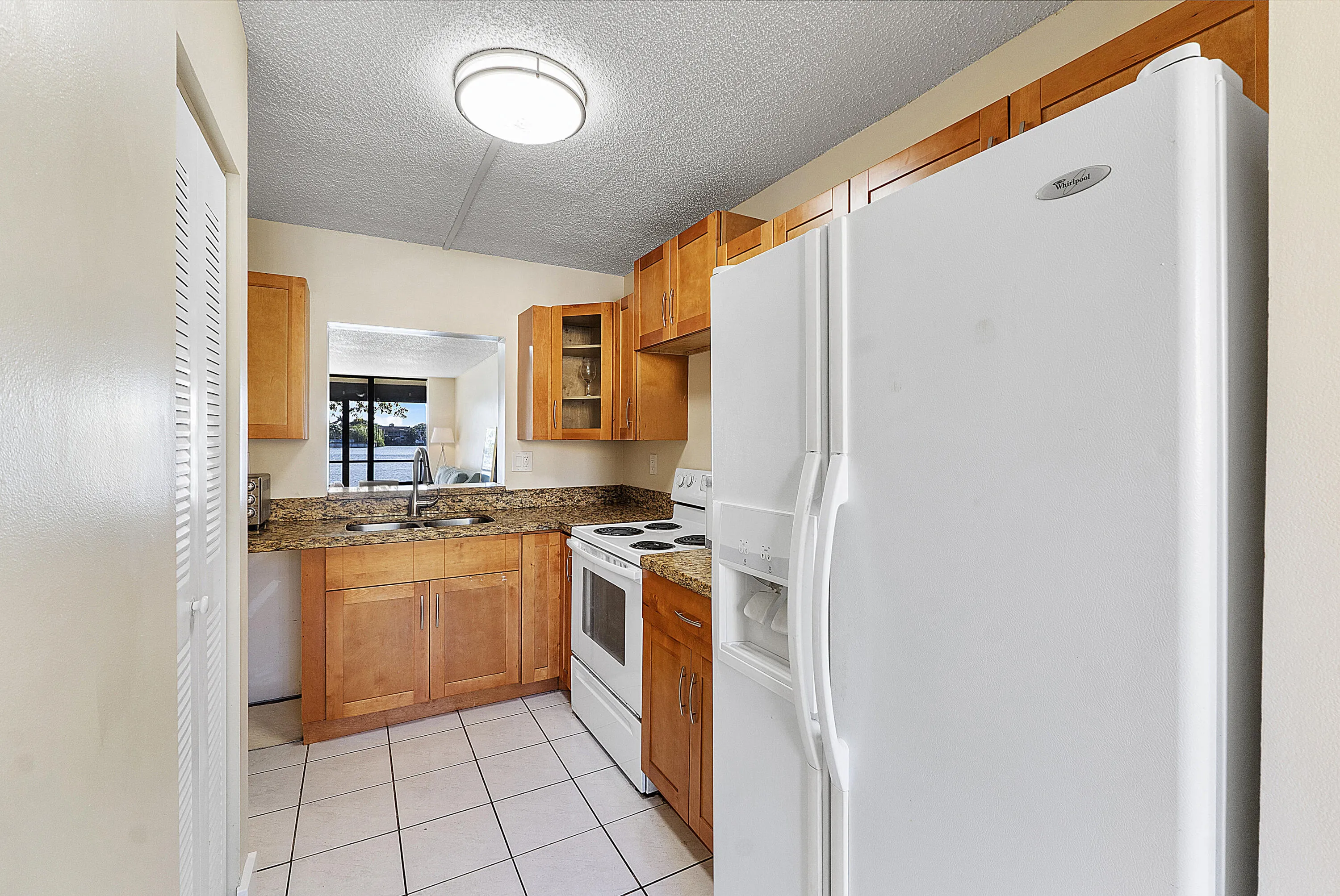3100 Nw 46th St U102_026 - Kitchen