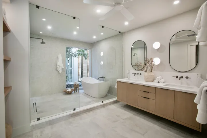 PRIMARY BATH WITH WET AREA