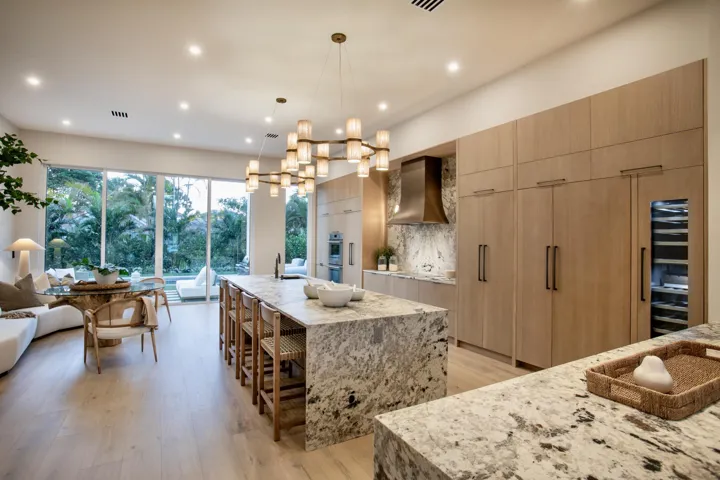MADE FOR ENTERTAINING
