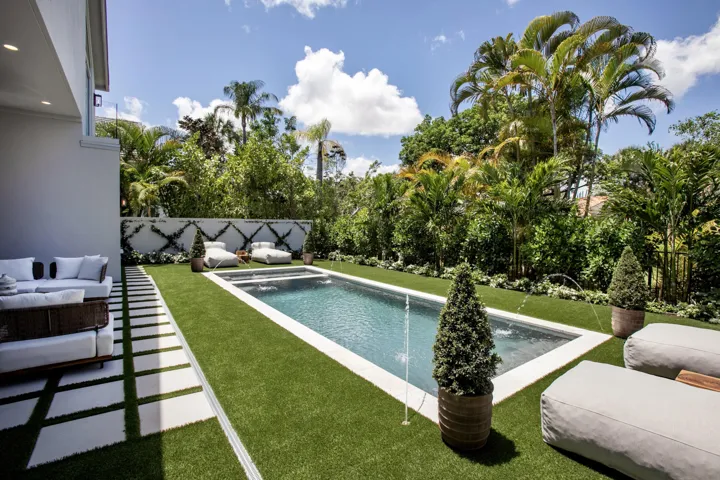 ELEGANT BACKYARD RETREAT