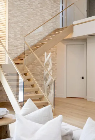 CUSTOM WHITE OAK FLOATING STAIRS