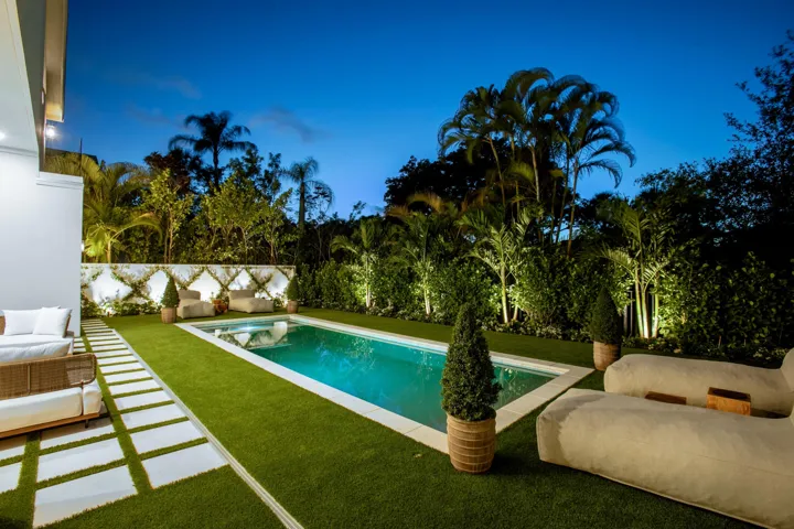 EVENING VIEW BACKYARD OASIS