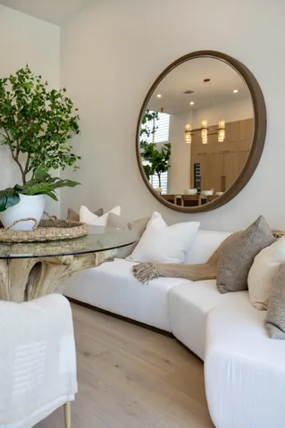 DESIGNER KITCHEN LOUNGE
