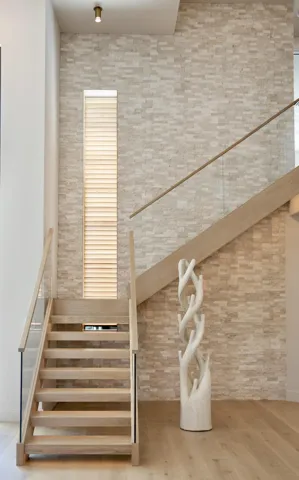 FLOATING STAIRS LEADING TO BRS 2, 3, 4